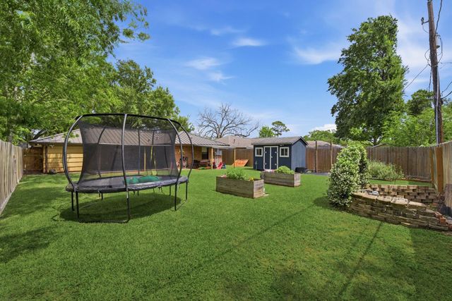 5325 Nina Lee Lane, Houston, TX 77092