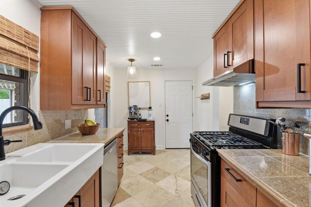 5325 Nina Lee Lane, Houston, TX 77092