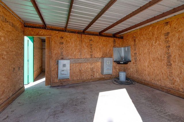 99 Pauline Road, Mcintosh, NM 87032