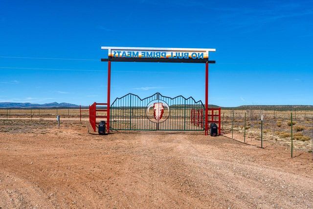 99 Pauline Road, Mcintosh, NM 87032