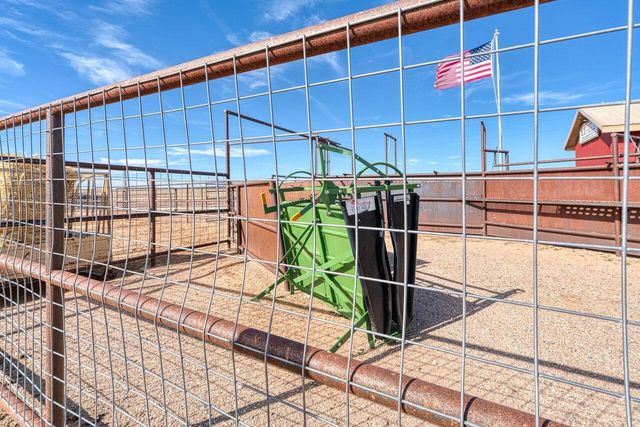 99 Pauline Road, Mcintosh, NM 87032