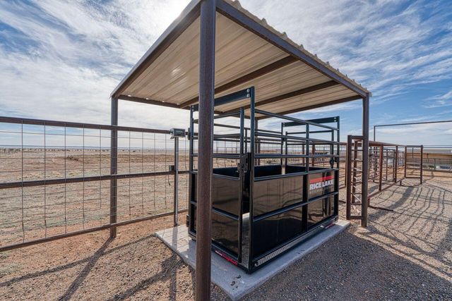 99 Pauline Road, Mcintosh, NM 87032