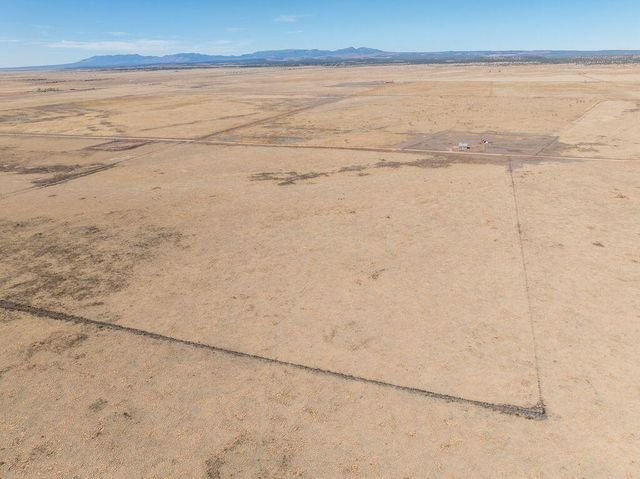 99 Pauline Road, Mcintosh, NM 87032