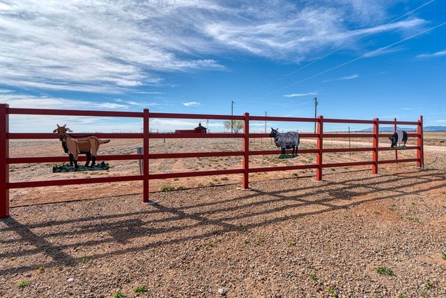 99 Pauline Road, Mcintosh, NM 87032