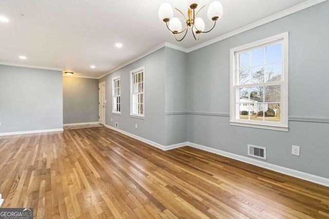 5524 Laurel Lane NW, Lilburn, GA 30047