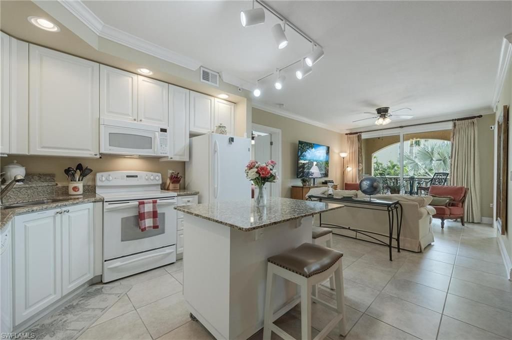 2825 Palm Beach BLVD 214, FORT MYERS, FL 33916 — photo 5