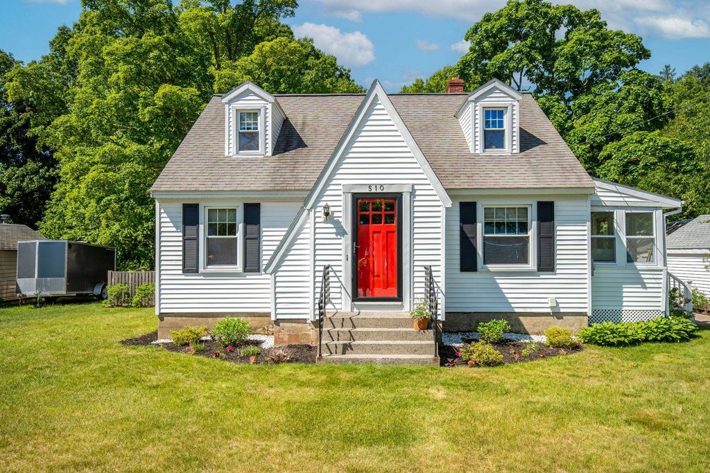 Image 1 of property listing at 510 Sherburne Road, Portsmouth, NH 03801