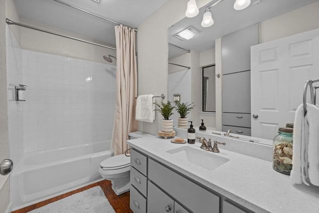 612 Port 4, Horseshoe Bay, TX 78657