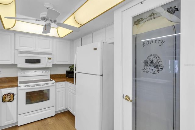 8141 BRADDOCK CIRCLE 3, Port Richey, FL 34668