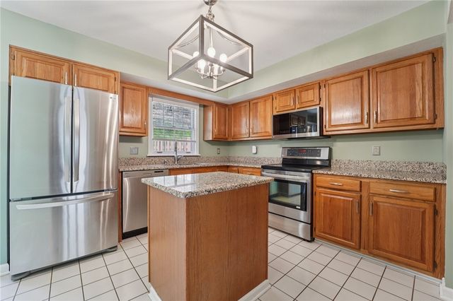 2119 Huntington Ct S, Franklin Park, PA 15090
