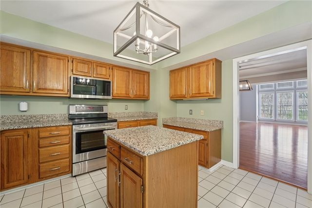 2119 Huntington Ct S, Franklin Park, PA 15090