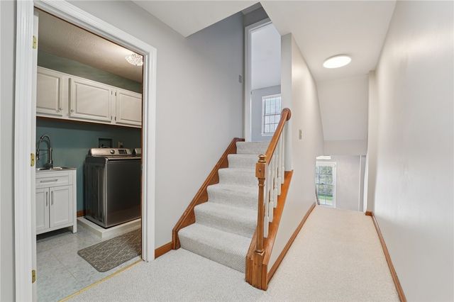 2119 Huntington Ct S, Franklin Park, PA 15090