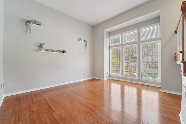 2119 Huntington Ct S, Franklin Park, PA 15090