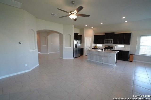 723 GALLORETTE BLF, San Antonio, TX 78245