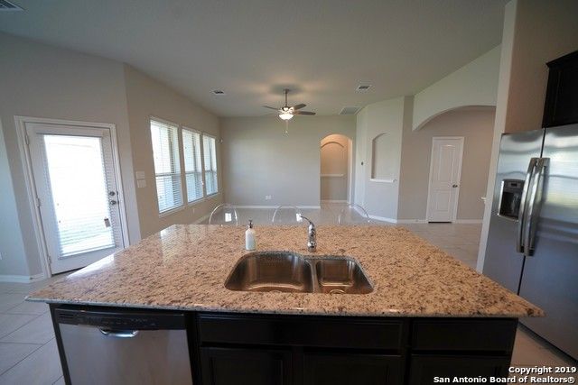 723 GALLORETTE BLF, San Antonio, TX 78245