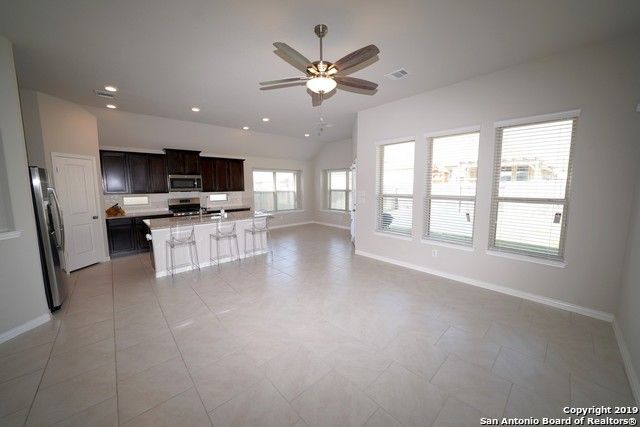 723 GALLORETTE BLF, San Antonio, TX 78245