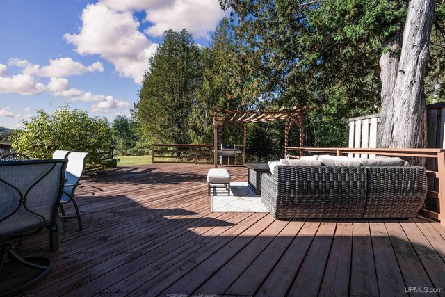 5964 E Us 2 Highway, Bessemer, MI 49938