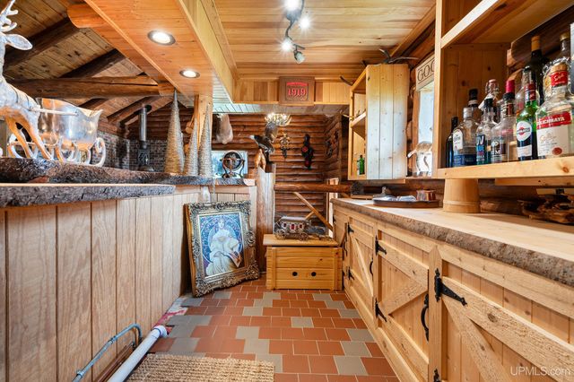 5964 E Us 2 Highway, Bessemer, MI 49938