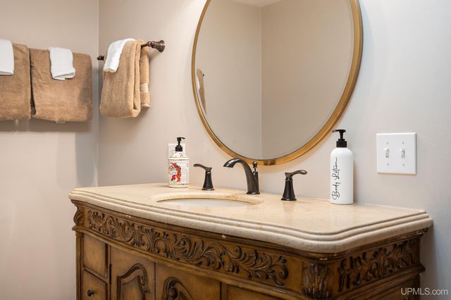 5964 E Us 2 Highway, Bessemer, MI 49938