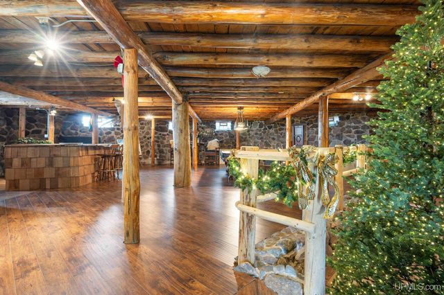 5964 E Us 2 Highway, Bessemer, MI 49938