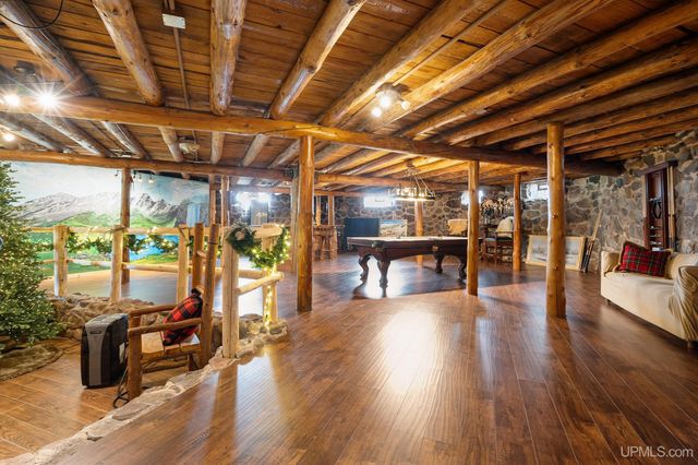 5964 E Us 2 Highway, Bessemer, MI 49938