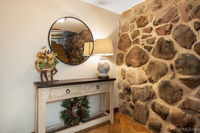 5964 E Us 2 Highway, Bessemer, MI 49938