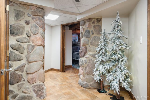 5964 E Us 2 Highway, Bessemer, MI 49938