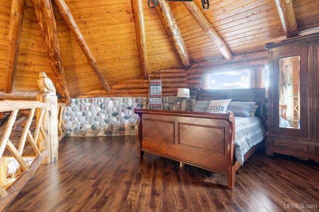 5964 E Us 2 Highway, Bessemer, MI 49938