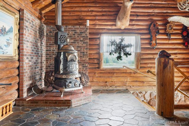 5964 E Us 2 Highway, Bessemer, MI 49938