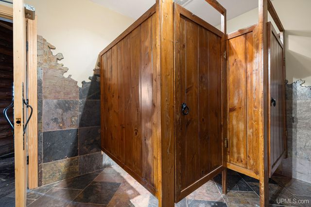 5964 E Us 2 Highway, Bessemer, MI 49938