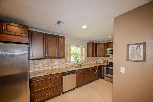 1614 STAFFORD LANE 1206, Sarasota, FL 34232