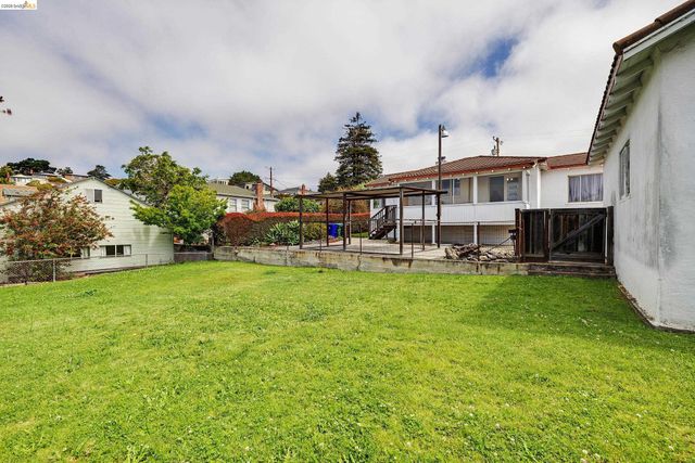 1673 Butte St, Richmond, CA 94804