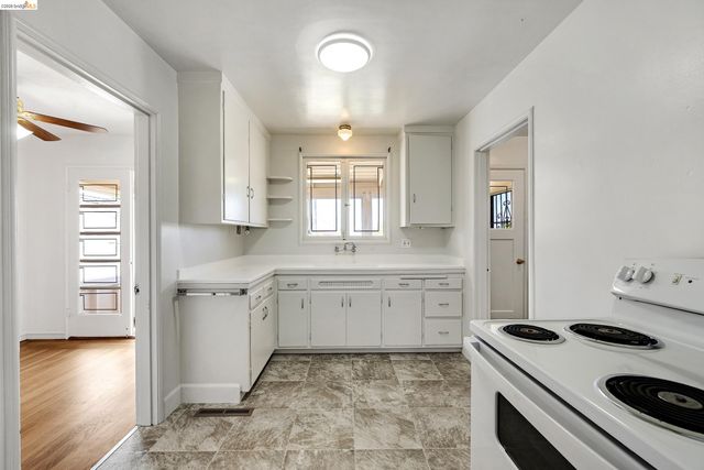 1673 Butte St, Richmond, CA 94804