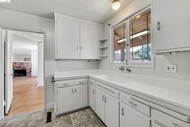 1673 Butte St, Richmond, CA 94804