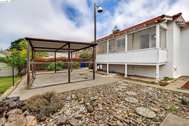 1673 Butte St, Richmond, CA 94804