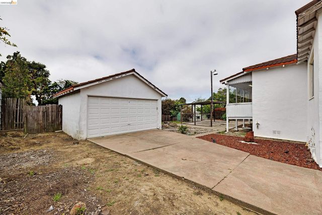 1673 Butte St, Richmond, CA 94804