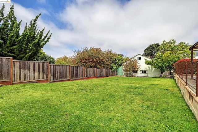 1673 Butte St, Richmond, CA 94804