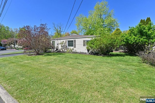 14 Emwood Drive, Emerson, NJ 07630