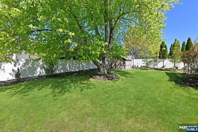 14 Emwood Drive, Emerson, NJ 07630