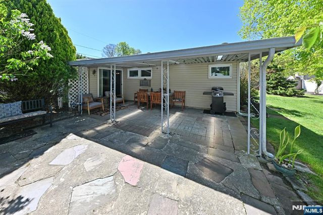 14 Emwood Drive, Emerson, NJ 07630