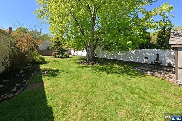 14 Emwood Drive, Emerson, NJ 07630