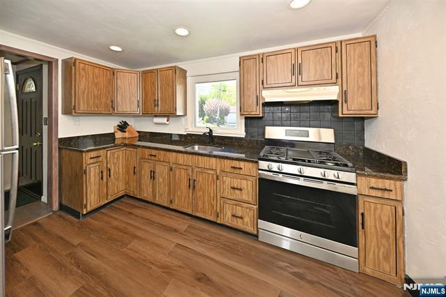 14 Emwood Drive, Emerson, NJ 07630