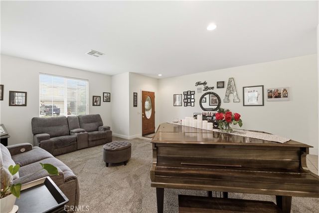 44663 Ruthron, Lancaster, CA 93536