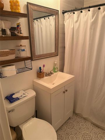 365 NW 103rd St 365, Miami, FL 33150