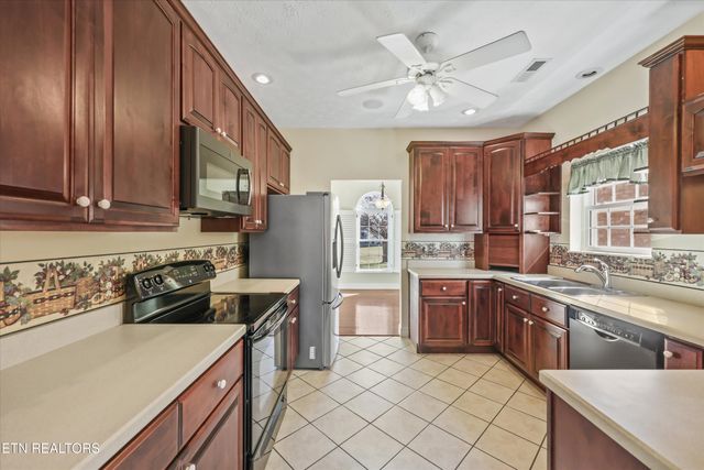 1730 Rivergate Drive, Sevierville, TN 37862