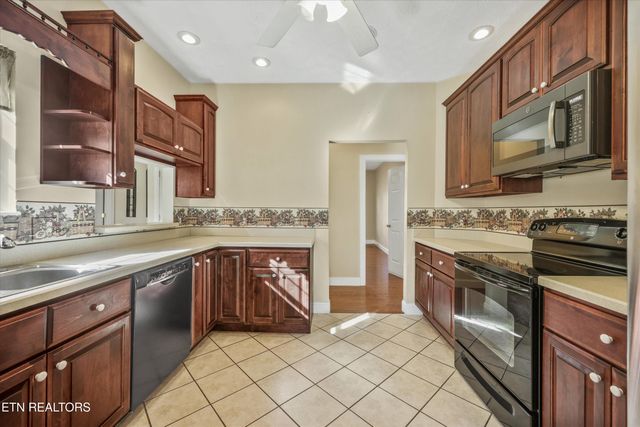 1730 Rivergate Drive, Sevierville, TN 37862