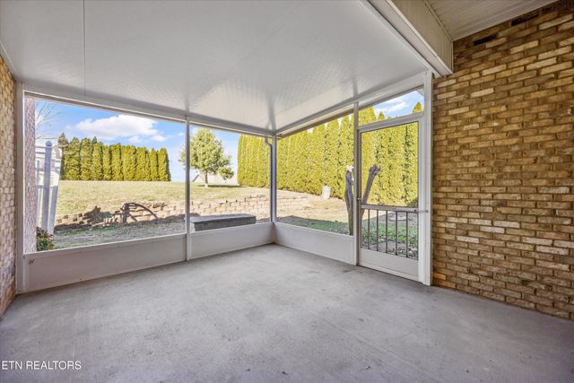 1730 Rivergate Drive, Sevierville, TN 37862