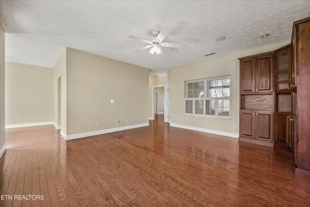 1730 Rivergate Drive, Sevierville, TN 37862