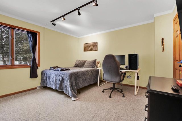 8529 S Golden Lake WAY, Franklin, WI 53132