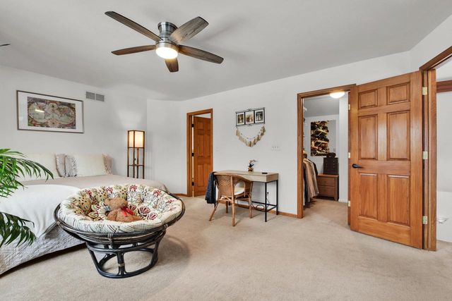 8529 S Golden Lake WAY, Franklin, WI 53132